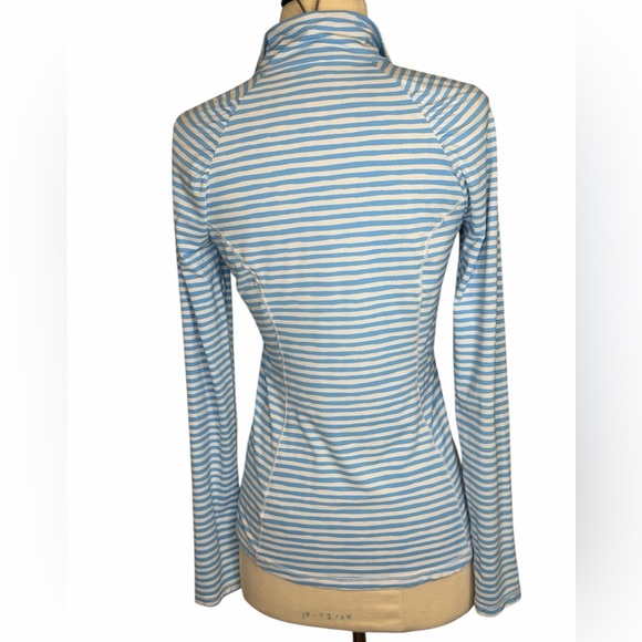 Lilly Pulitzer Luxletic Justine Pullover Blue White Beach Happy Stripe UPF 50 - Picture 7 of 13